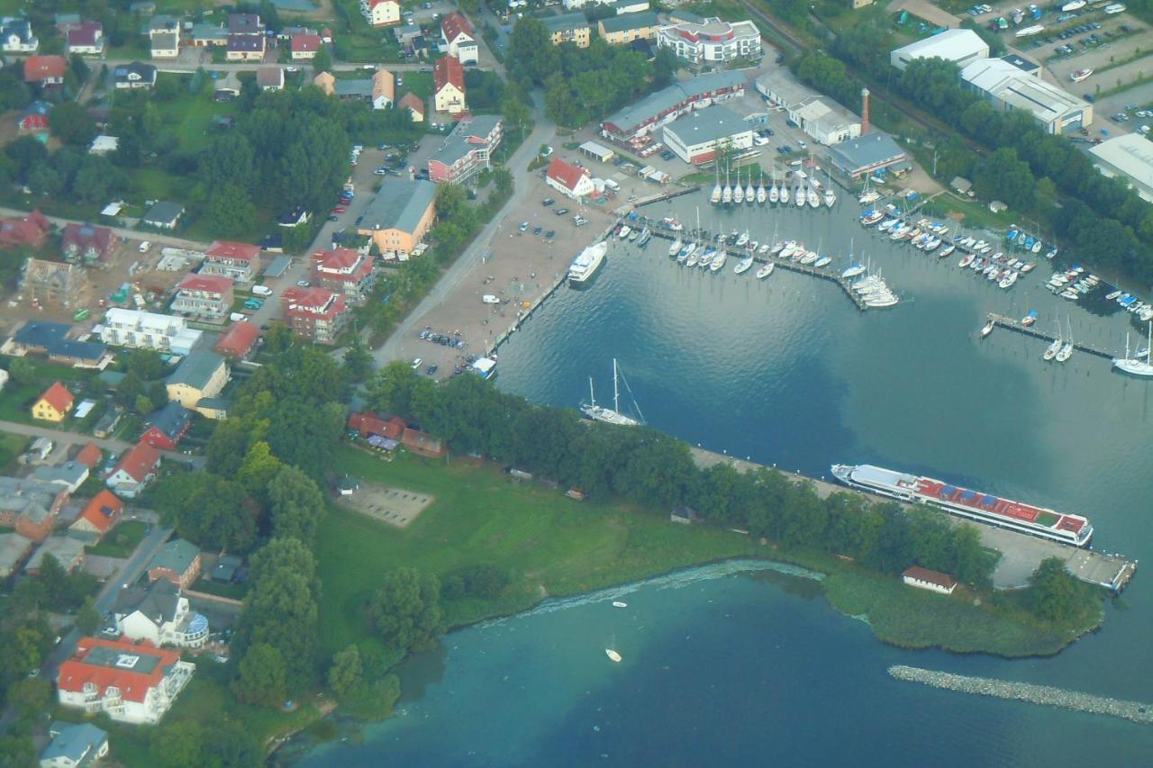 Hafennahe Penthousewohnung Mit Meerblick - Hafenresidenz Lauterbach Fewo 2-7 Exterior foto